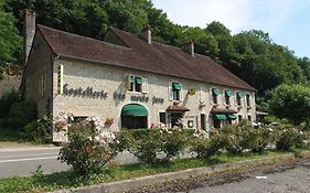 Hostellerie Des Monts Jura